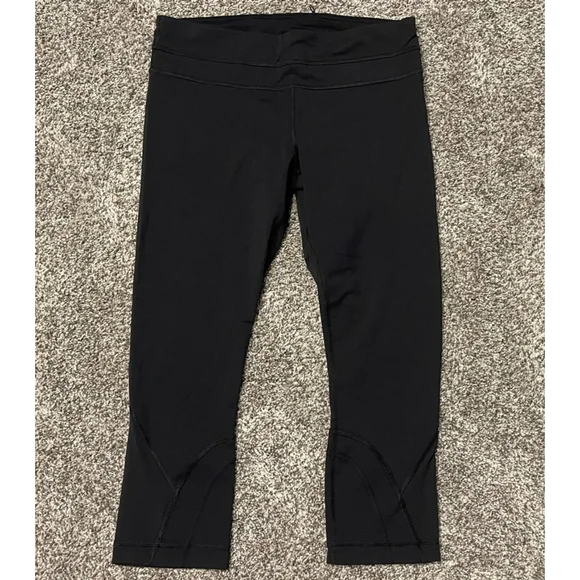 Lululemon Inspire Crop II, Luxtreme, Size 8, 21.5” Inseam, Black, VGUC - Picture 2 of 3